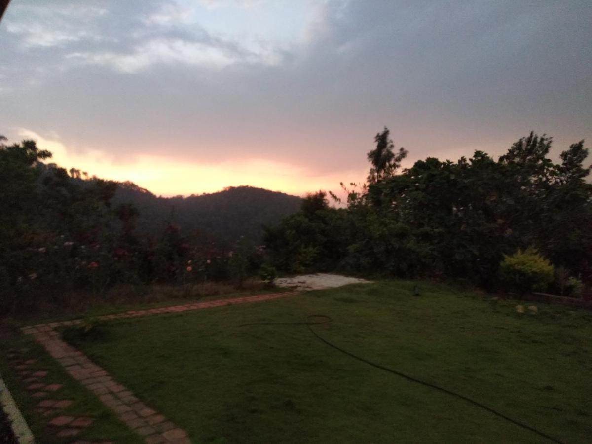 מדיקרי Abiyal Mountain Stay מראה חיצוני תמונה